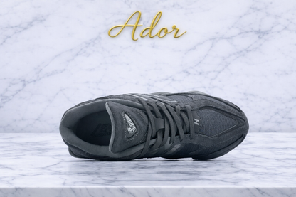 New Balance 9060 Magnet